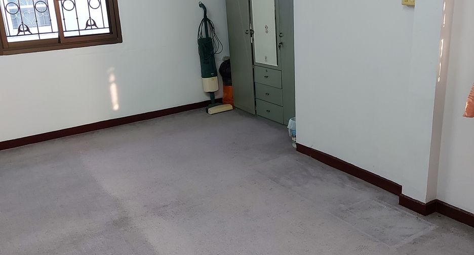 For sale 2 ベッドルーム townhouse in Mueang Samut Prakan, Samut Prakan