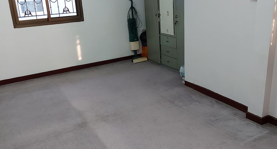 For sale 2 ベッドルーム townhouse in Mueang Samut Prakan, Samut Prakan