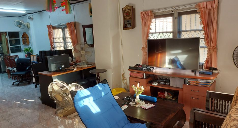 Reihenhaus zum Kauf mit 2 Zimmer in Mueang Samut Prakan, Samut Prakan