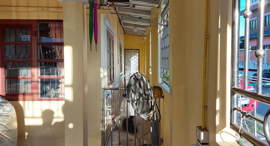 For sale 2 ベッドルーム townhouse in Mueang Samut Prakan, Samut Prakan