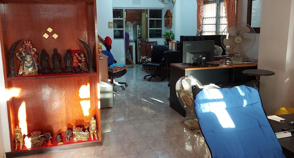 For sale 2 ベッドルーム townhouse in Mueang Samut Prakan, Samut Prakan