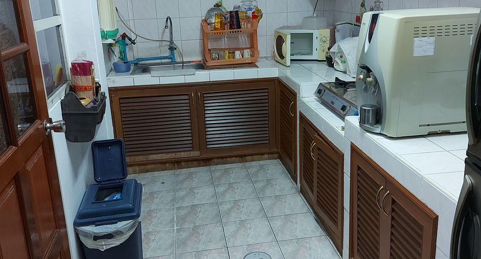For sale 2 ベッドルーム townhouse in Mueang Samut Prakan, Samut Prakan