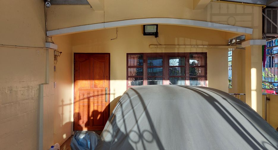 For sale 2 ベッドルーム townhouse in Mueang Samut Prakan, Samut Prakan