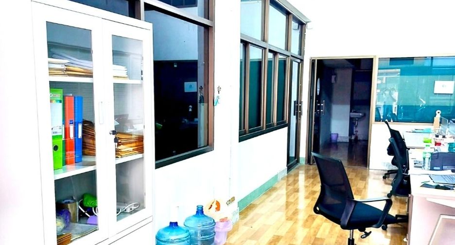 For rent office in Huai Khwang, Bangkok
