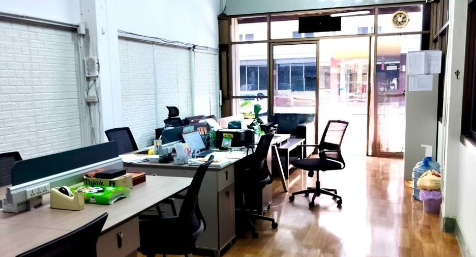For rent office in Huai Khwang, Bangkok