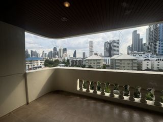 For rent 3 bedrooms apartment in Watthana, Bangkok