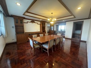 For rent 3 bedrooms apartment in Watthana, Bangkok