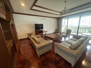 For rent 3 bedrooms apartment in Watthana, Bangkok