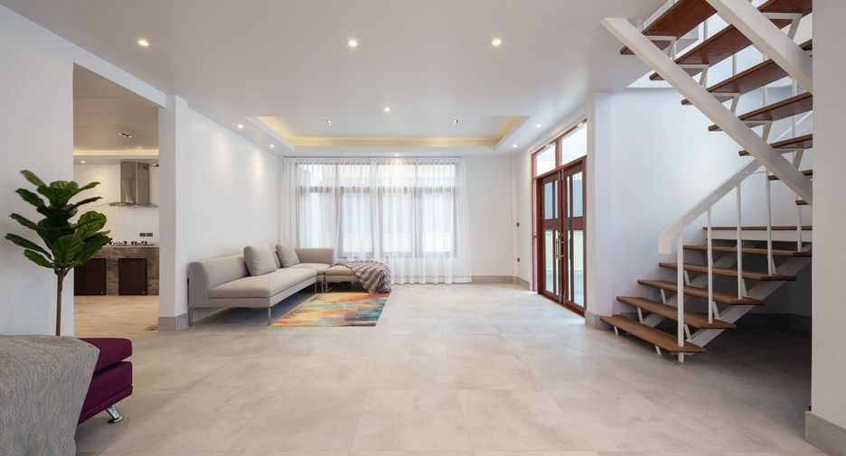 For sale 3 bedrooms house in Chatuchak, Bangkok
