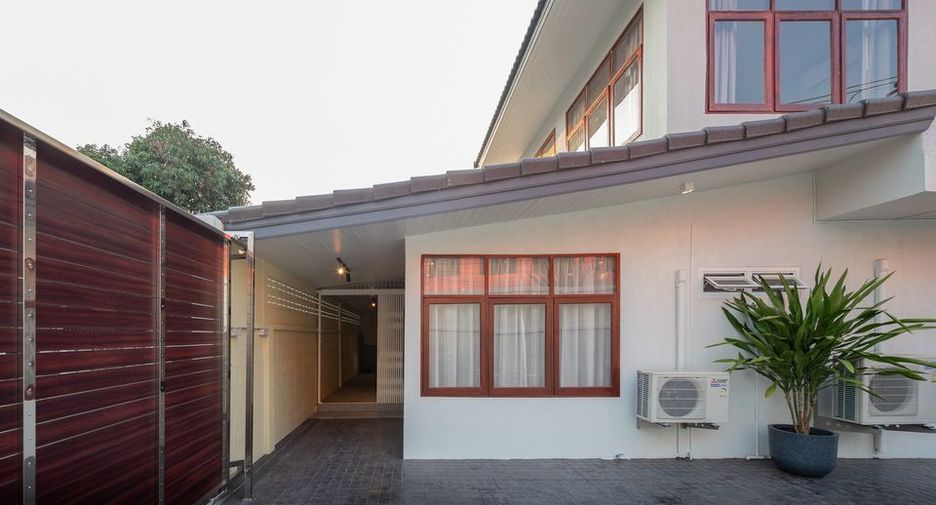 For sale 3 bedrooms house in Chatuchak, Bangkok