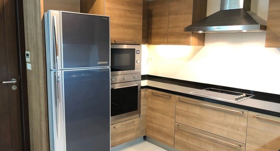 For rent 2 bedrooms condo in Watthana, Bangkok