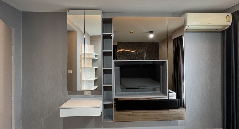 For sale 2 bedrooms condo in Phra Khanong, Bangkok
