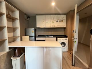 For sale 2 ベッドルーム condo in Phra Khanong, Bangkok