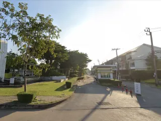 For sale 3 ベッドルーム townhouse in Saphan Sung, Bangkok