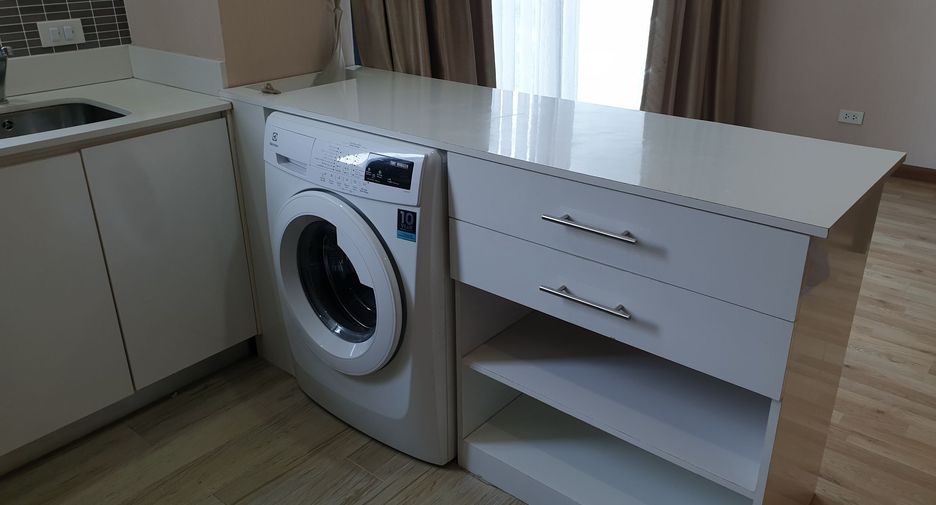 For sale 3 bedrooms condo in Phaya Thai, Bangkok