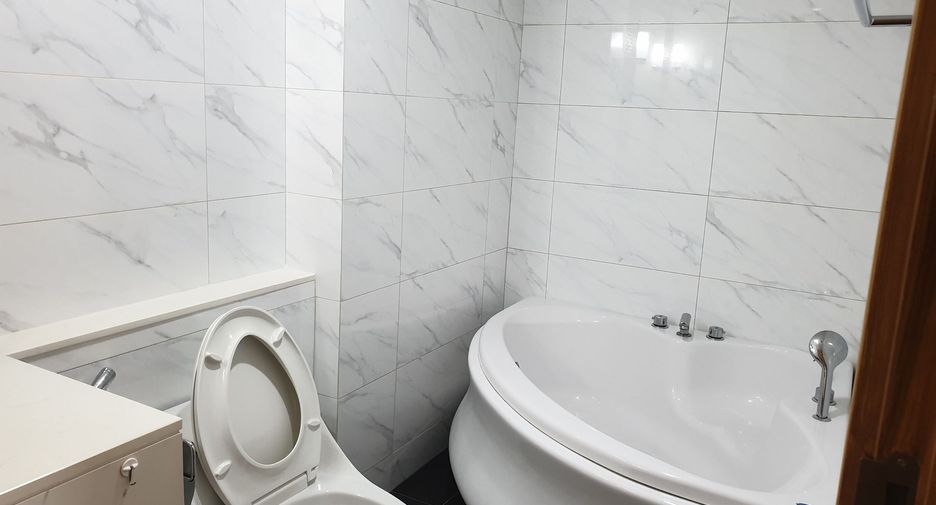 For sale 3 bedrooms condo in Phaya Thai, Bangkok