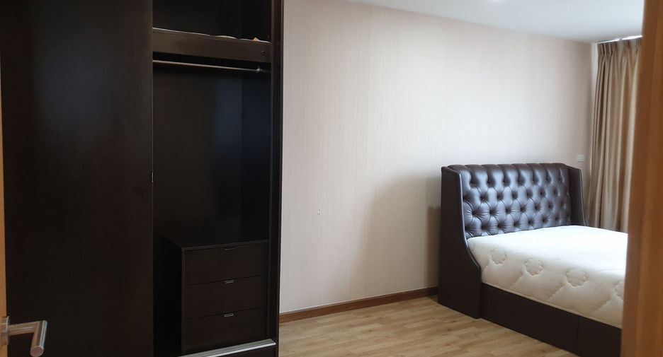 For sale 3 bedrooms condo in Phaya Thai, Bangkok