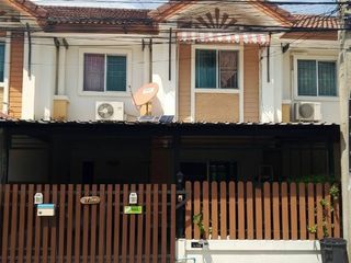 Reihenhaus zum Kauf mit 3 Zimmer in Thung Khru, Bangkok