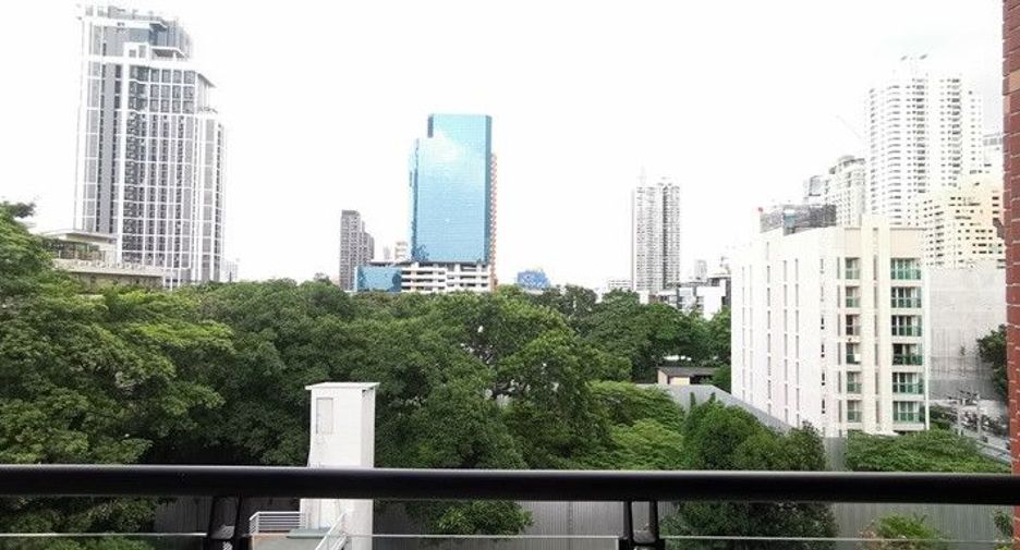 For rent 2 bedrooms condo in Watthana, Bangkok