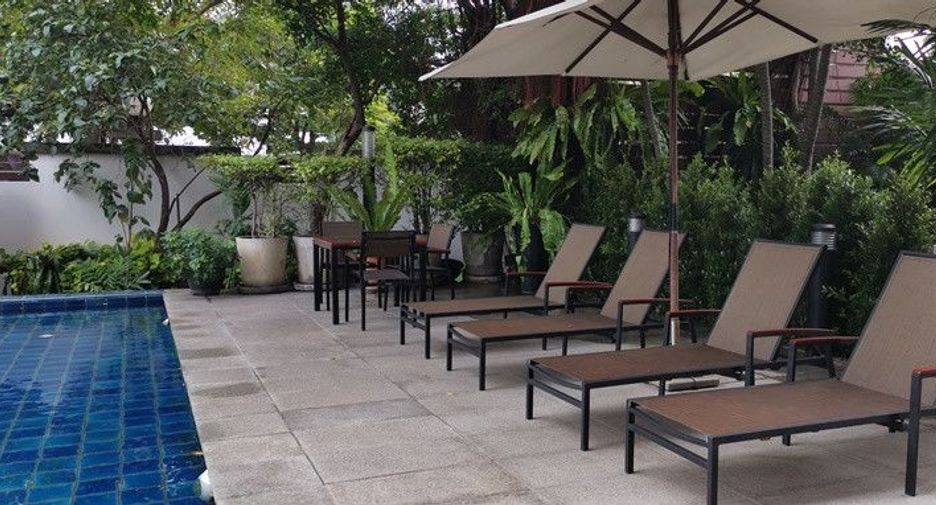 For rent 2 bedrooms condo in Watthana, Bangkok