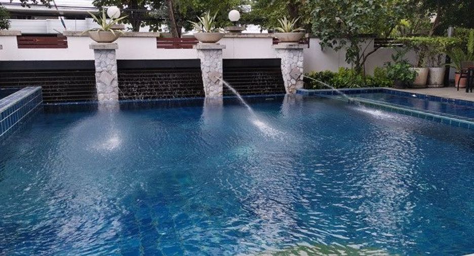 For rent 2 bedrooms condo in Watthana, Bangkok