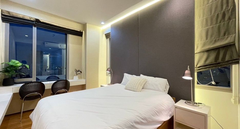 For rent 2 bedrooms condo in Khlong Toei, Bangkok