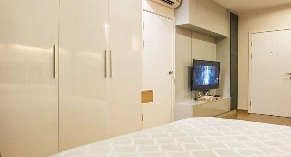 For sale 1 bed condo in Bang Phlat, Bangkok