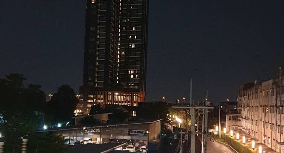 For sale 1 bed condo in Bang Phlat, Bangkok