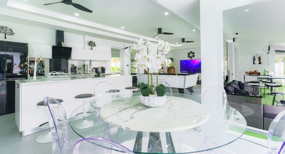 For sale 5 ベッドルーム villa in Mueang Phuket, Phuket