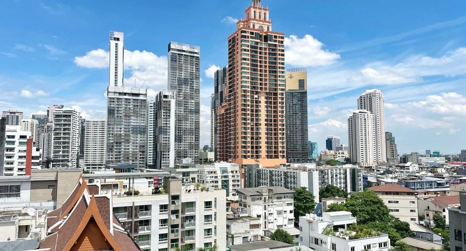 For rent 2 bedrooms apartment in Khlong Toei, Bangkok