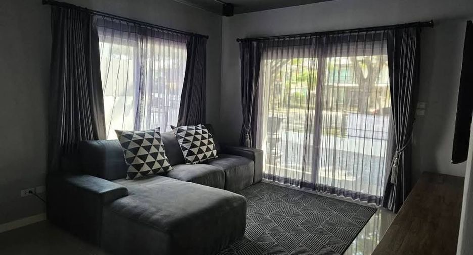 For sale 4 bedrooms house in Khlong Sam Wa, Bangkok