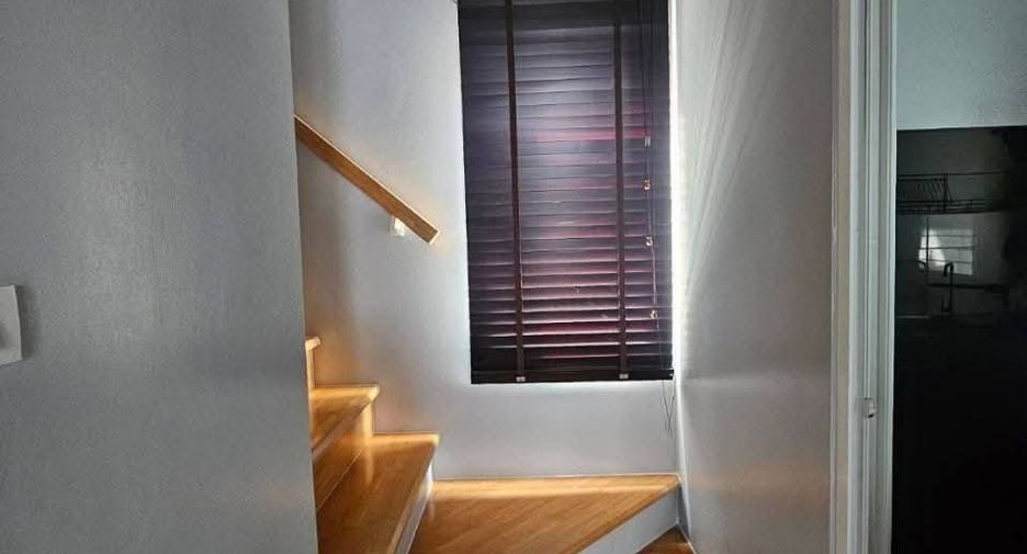 For sale 4 bedrooms house in Khlong Sam Wa, Bangkok