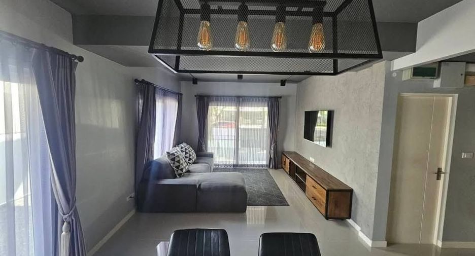 For sale 4 bedrooms house in Khlong Sam Wa, Bangkok