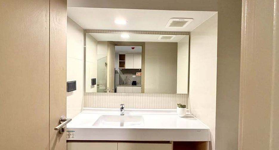 For rent 1 bed condo in Bang Rak, Bangkok