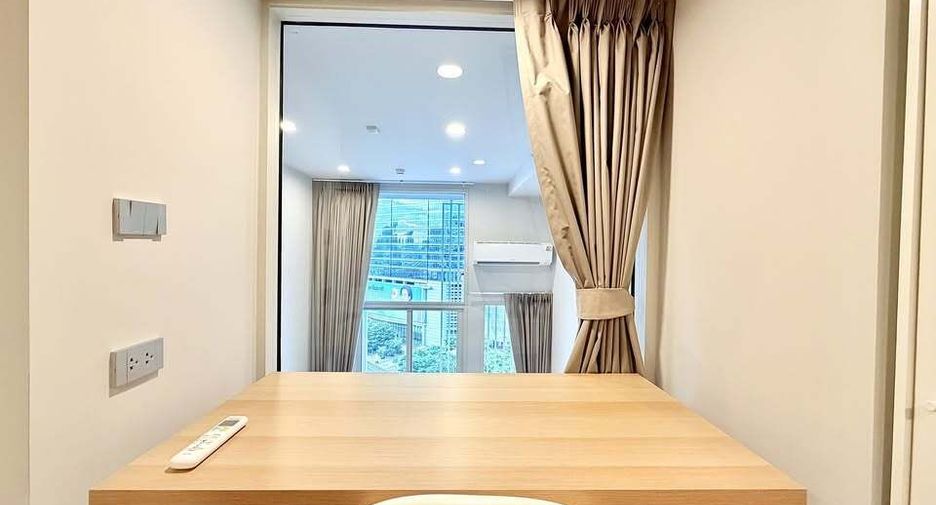 For rent 1 bed condo in Bang Rak, Bangkok