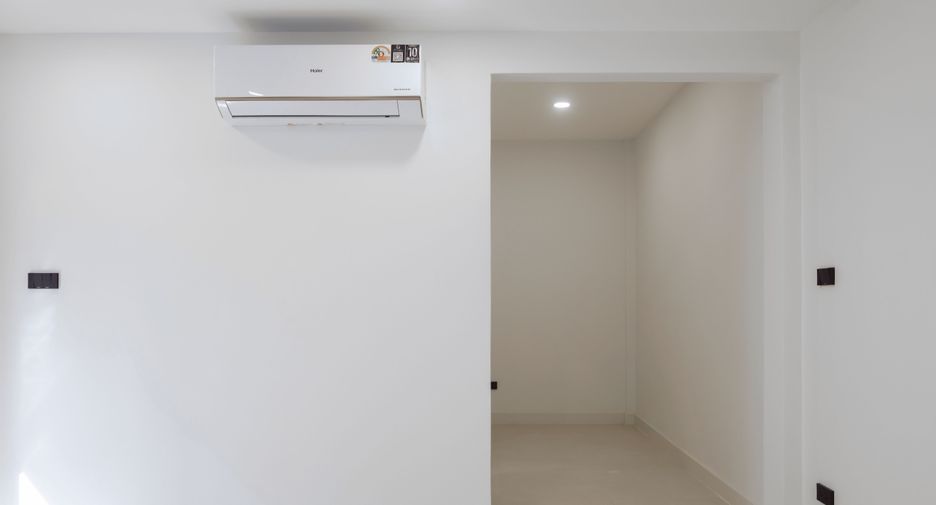 For sale 3 bedrooms house in Lat Phrao, Bangkok