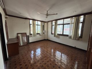 À louer 3 chambres appartement à Watthana, Bangkok