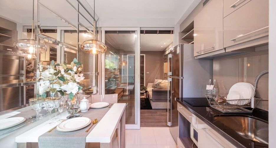 For rent 1 bed condo in Watthana, Bangkok