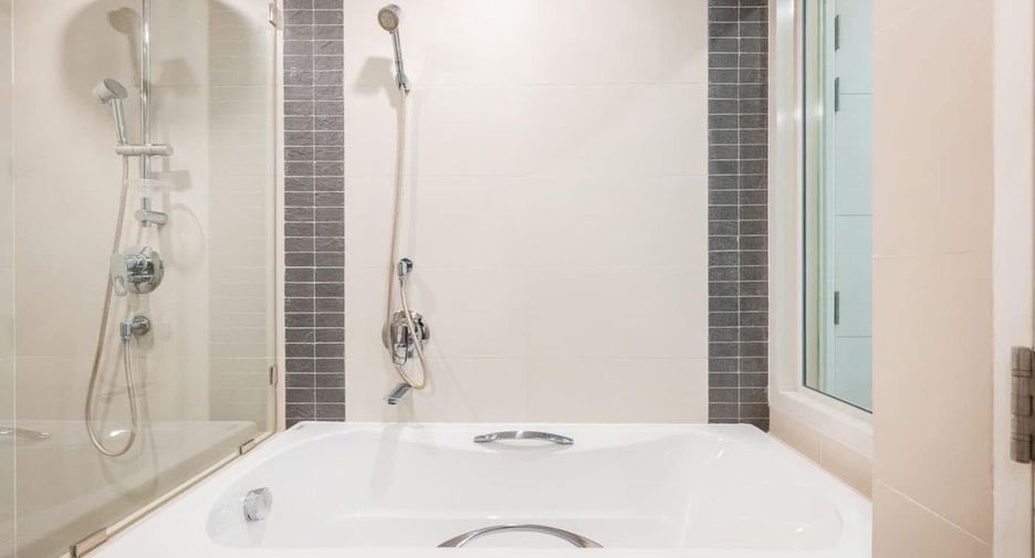 For rent 1 bed condo in Watthana, Bangkok