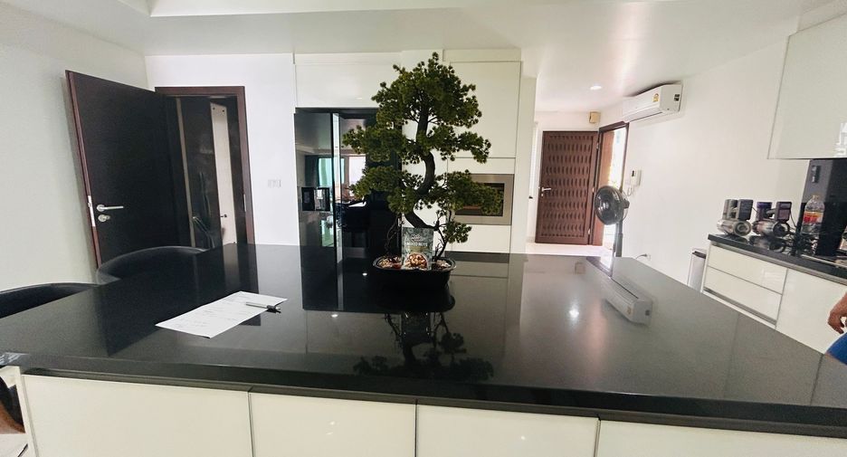 For sale and for rent 2 bedrooms condo in Mueang Phuket, Phuket