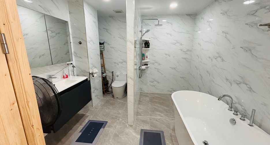 For sale and for rent 2 bedrooms condo in Mueang Phuket, Phuket