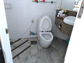 Аренда 3 спальни кондо в Щаттхана, Бангкок