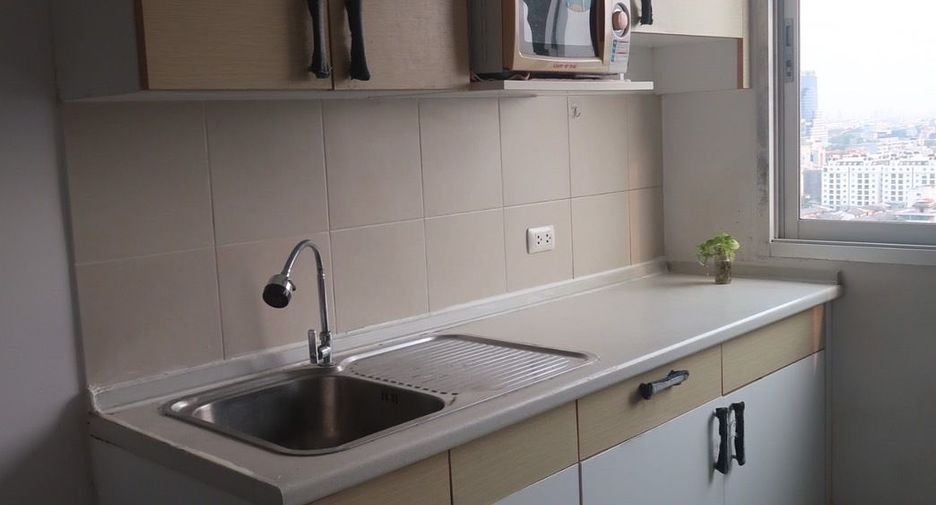 For rent 1 bed condo in Watthana, Bangkok