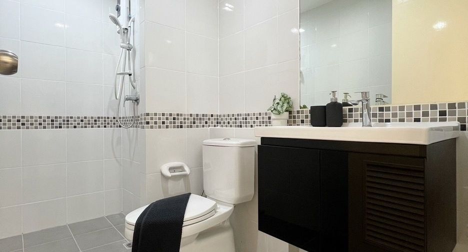 For sale and for rent 1 bed condo in Phra Khanong, Bangkok