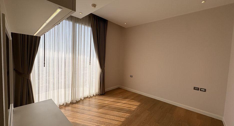 Продажа 3 спальни кондо в Кхлонг Сан, Бангкок