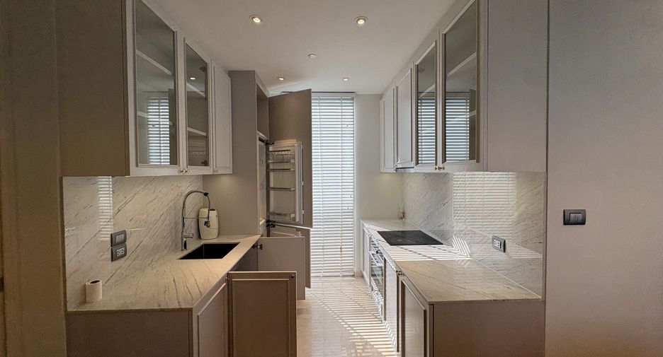 Продажа 3 спальни кондо в Кхлонг Сан, Бангкок
