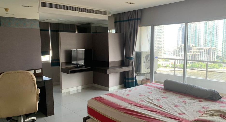 For rent 5 bedrooms condo in Sathon, Bangkok