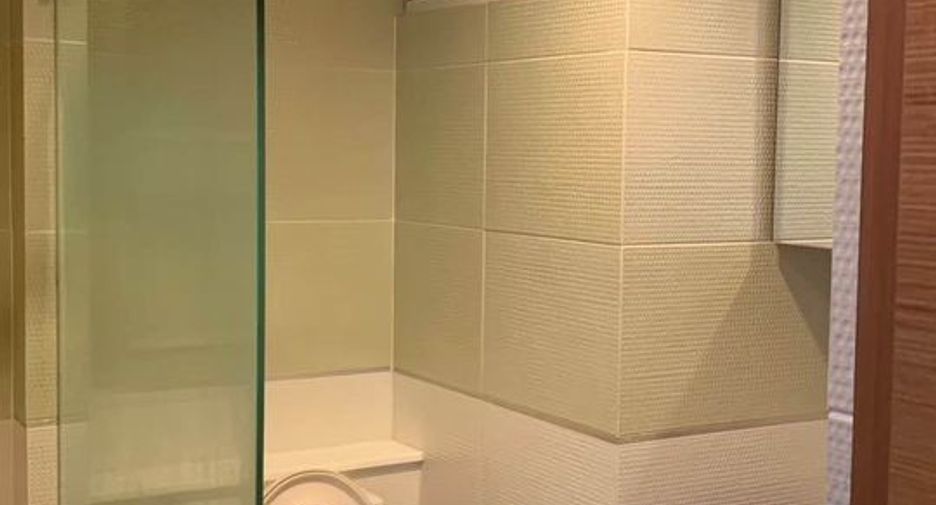 For rent 5 bedrooms condo in Sathon, Bangkok