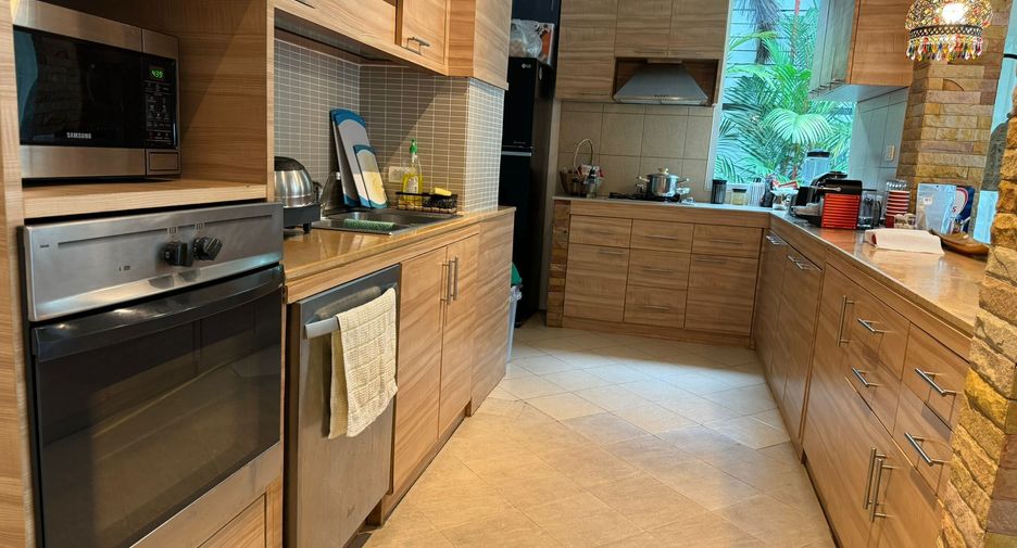 For rent 4 bedrooms villa in Thalang, Phuket