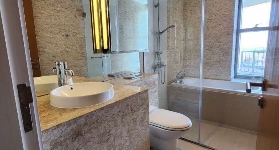 Condo en venta de 2 habitaciones en Yan Nawa, Bangkok